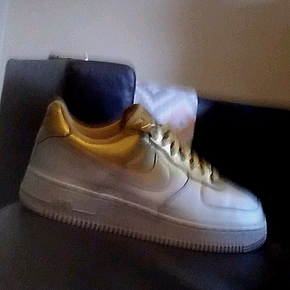 Shoes - Picture 4 of 4